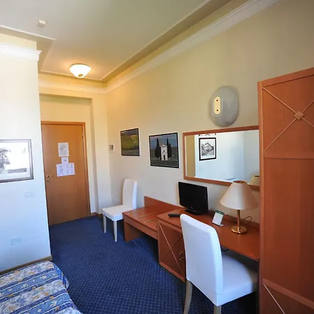 Gioia Hotel 3*