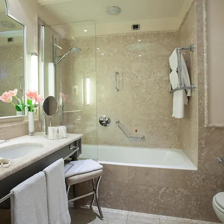 Starhotels Tuscany מלון 4*