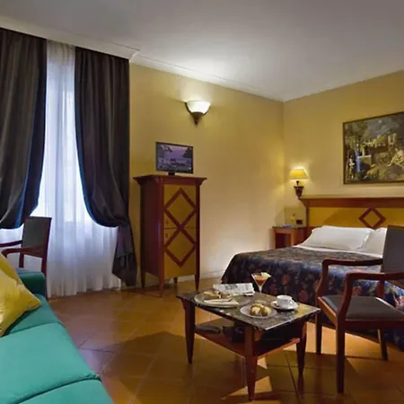 Hotel Corona D'italia 3*