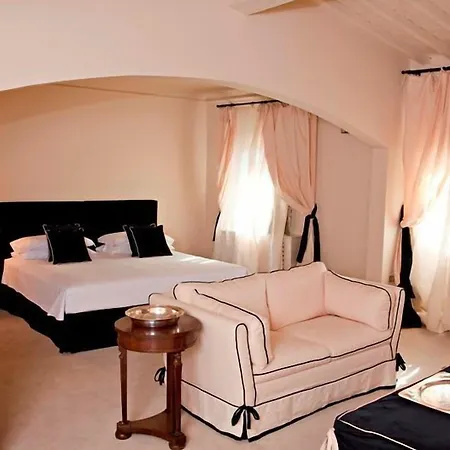 Hotel J And J Florencia