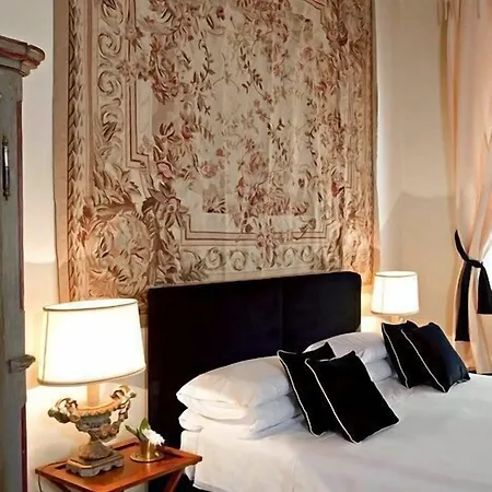 J And J 4* Florence