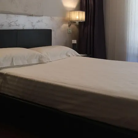 מלון Borghese Palace Art 4*