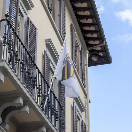 Opera Boutique Bed & Breakfast 3*