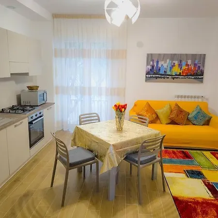 Apartment Bravo Horse Modern In Florence