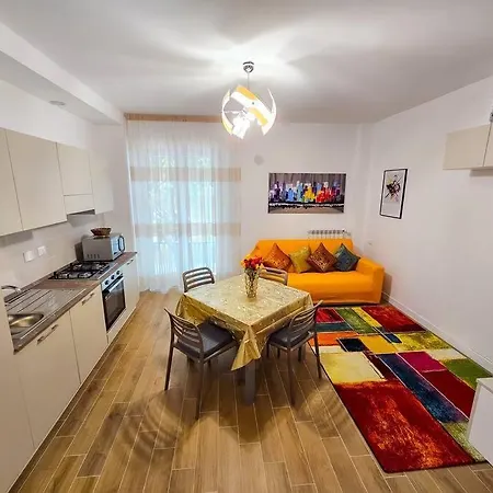 Bravo Horse Modern In Apartment Florence