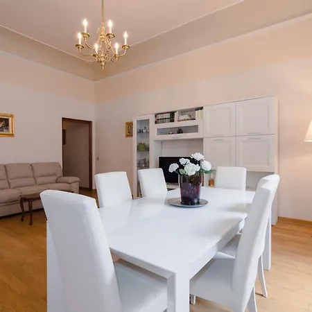 Ghibellina Elegant With 4 Bedrooms Apartment *