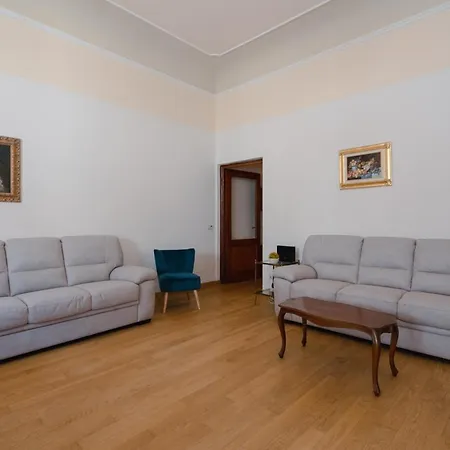 Ghibellina Elegant With 4 Bedrooms Florence