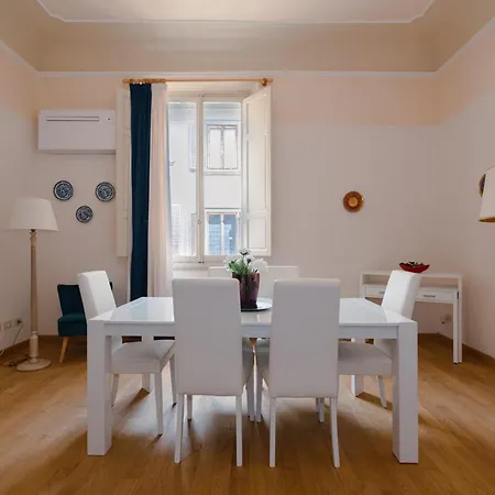 Ghibellina Elegant With 4 Bedrooms Apartment *