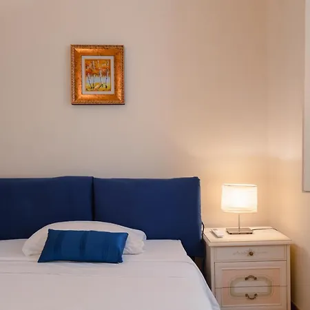 Ghibellina Elegant With 4 Bedrooms Apartment Florence