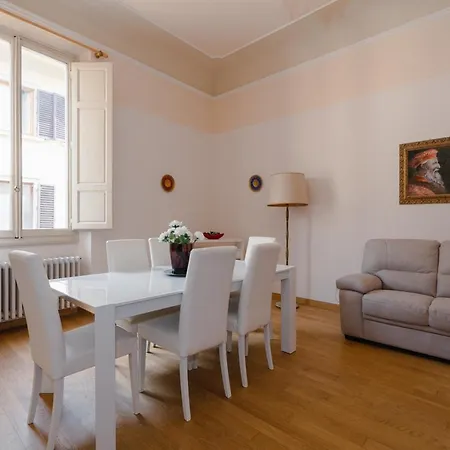 Ghibellina Elegant With 4 Bedrooms Florence