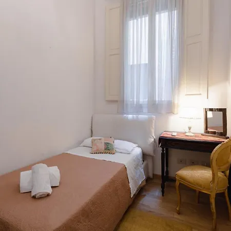 Ghibellina Elegant With 4 Bedrooms Apartment *