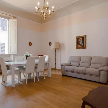 Ghibellina Elegant With 4 Bedrooms Florence