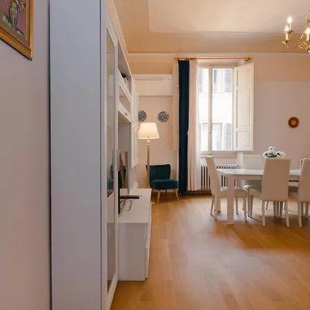 Ghibellina Elegant With 4 Bedrooms Apartment