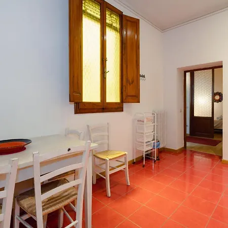 Ghibellina Elegant With 4 Bedrooms Apartment
