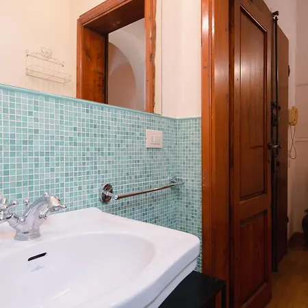 Ghibellina Elegant With 4 Bedrooms Apartment *