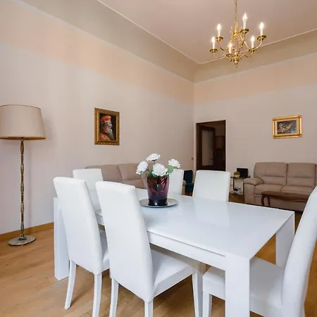 Apartment Ghibellina Elegant With 4 Bedrooms