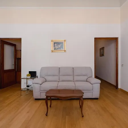 Ghibellina Elegant With 4 Bedrooms Florence