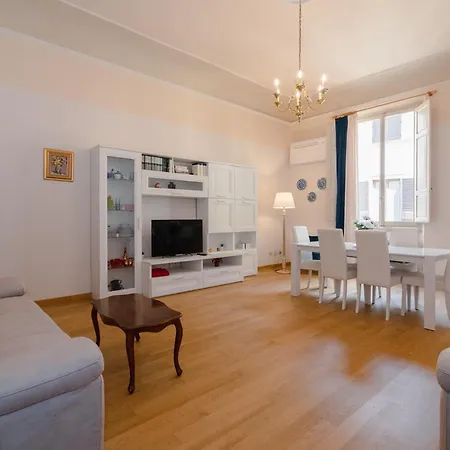 Apartment Ghibellina Elegant With 4 Bedrooms Florence