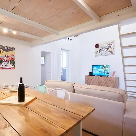The Chianti Rooster Flat Apartment