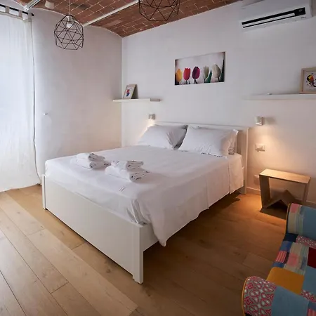 The Chianti Rooster Flat Apartment