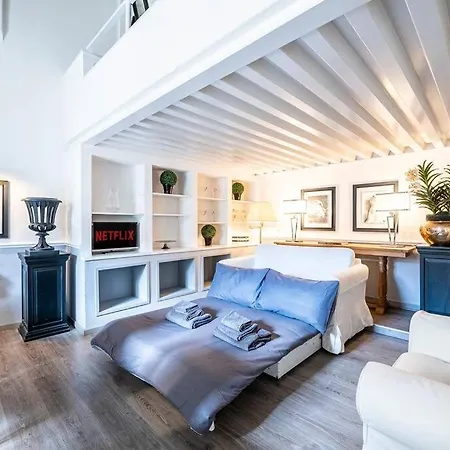 Apartment Ponte Vecchio Loft Ampio Ed Elegante *