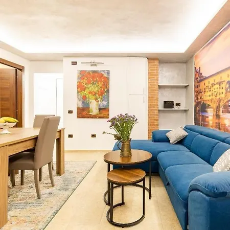 Apartment Da Laura A Ponte Vecchio Florence