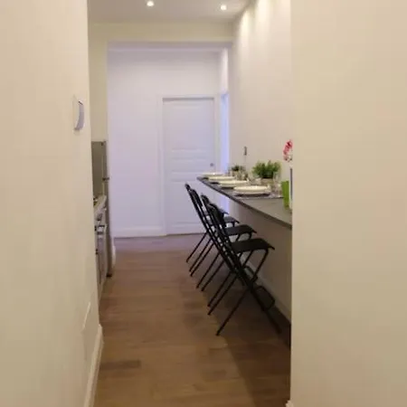Art Stazione B Apartment Florence