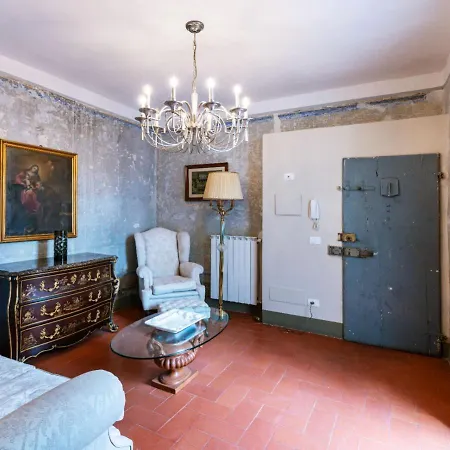 Apartment Lussuoso In Piazza Del Carmine Florence