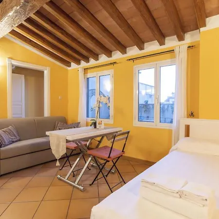 3 Terrace In * Florence