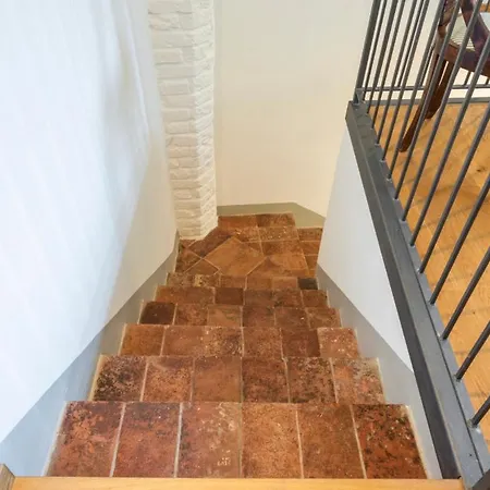 Apartment Lame32a