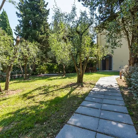 Apartment Lame32a *