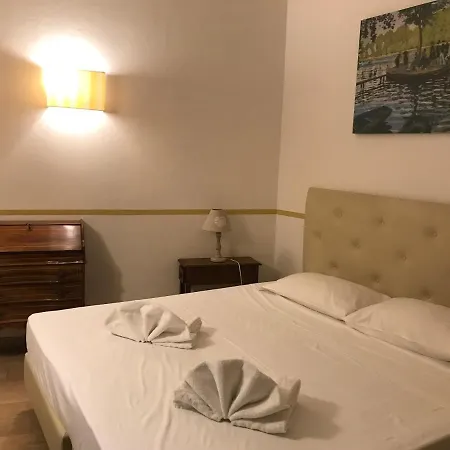 Apartment Bargello