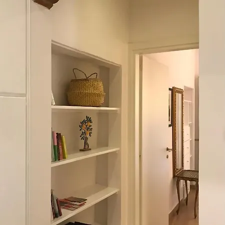 Bargello Apartment *