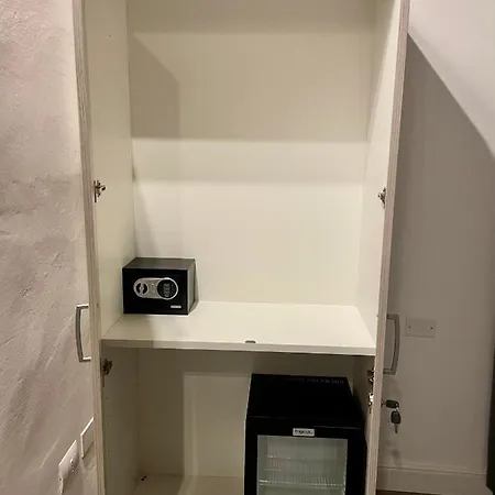Sant Antonino First Floor Relais Affittacamere