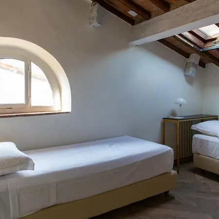 Large 2br Near Piazza San Marco Apartment