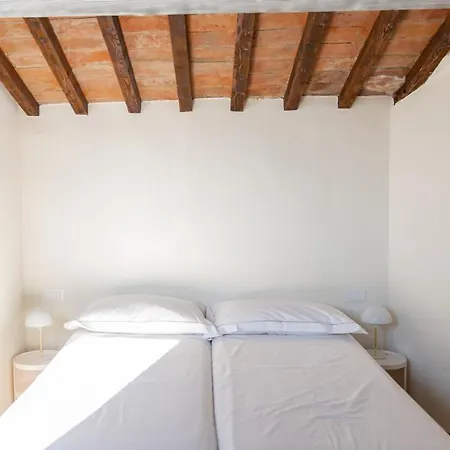 Large 2br Near Piazza San Marco Apartment Florence
