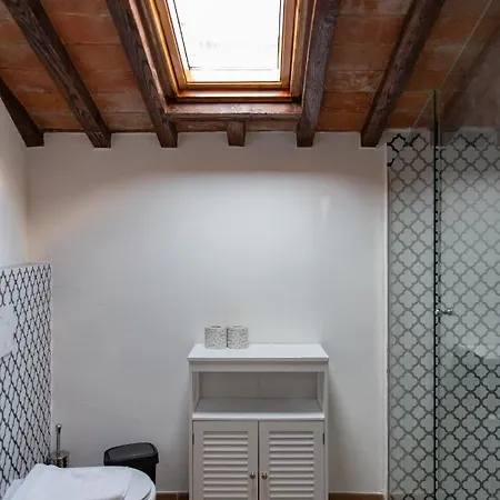 Large 2br Near Piazza San Marco Apartment Florence