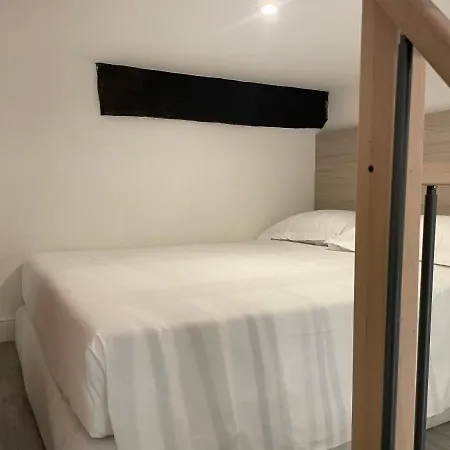 Affittacamere Sant Antonino First Floor Relais