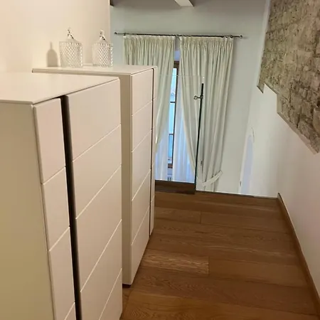 Elegante Borgo San Jacopo Apartment