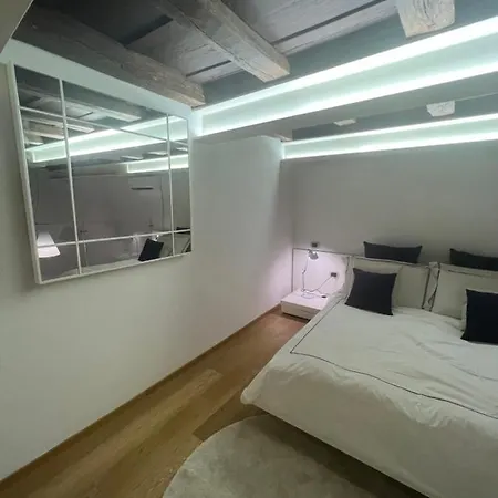 Elegante Borgo San Jacopo Apartment *