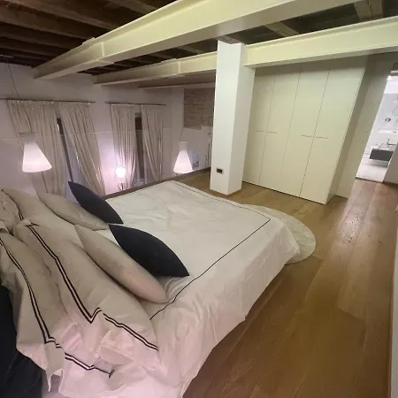 Elegante Borgo San Jacopo Apartment *