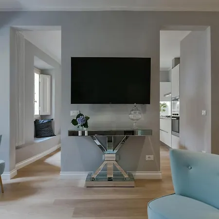 - Dello Sprone Apartment Florence