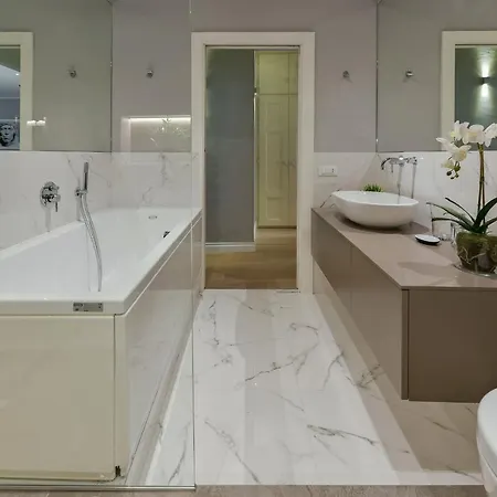 - Dello Sprone Apartment *