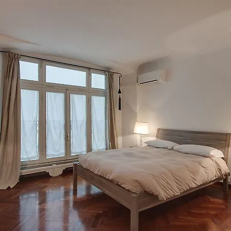 Signoria Apartment *