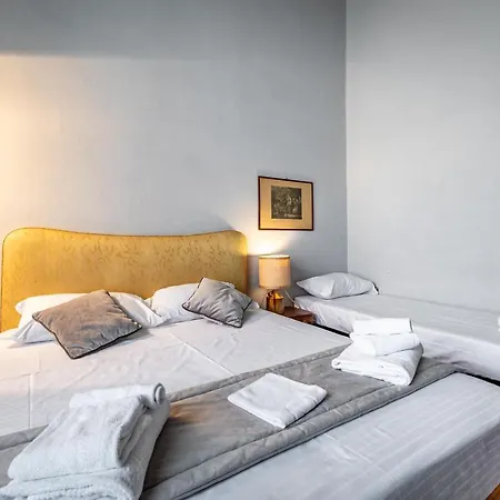 Roommo D'azeglio * Florence