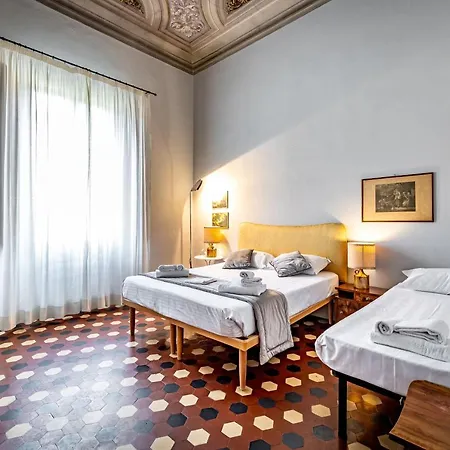 Roommo D'azeglio Florence