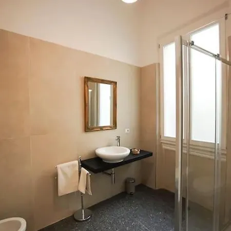 5 Min Duomo - Novella Boutique - Parcheggio Apartment *