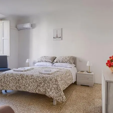 Apartment Nel Cuore Di + Wifi+aria Condizionata +netflix *