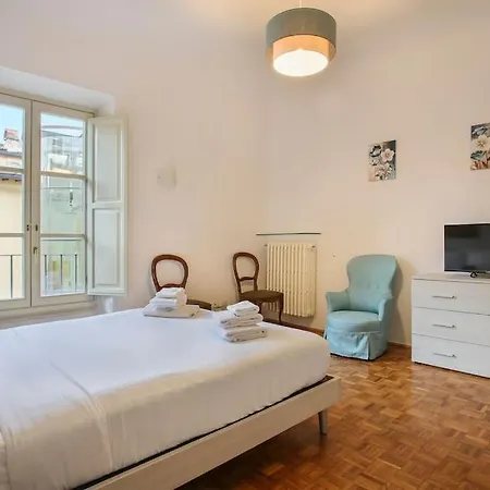 Palazzo Borghese 2 Bedroom Appartamento