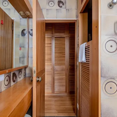 Apartment Santa Croce - Chic Retreat In The Heart Of